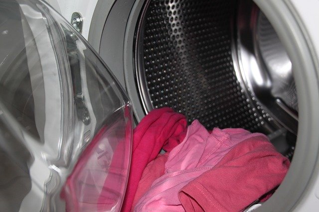 vyprané dětské prádlo